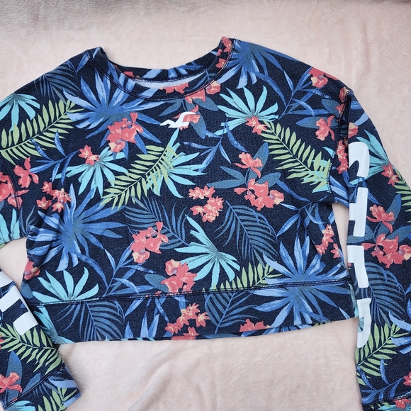 Cropped Pull Over - Picture 1 of 2